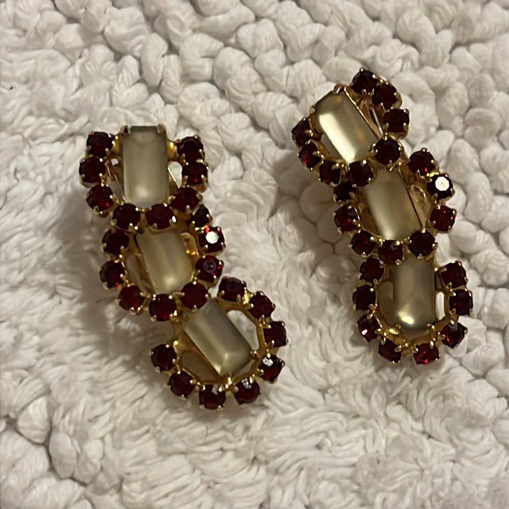 Vintage Gold and Red Jewelry Set - Picture 7 of 7
